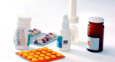 medicine-bottles-pills_1160-370
